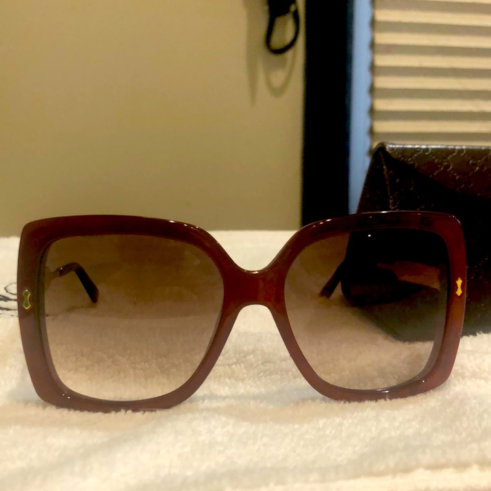 Rare Gucci sunglasses in deep red and gold